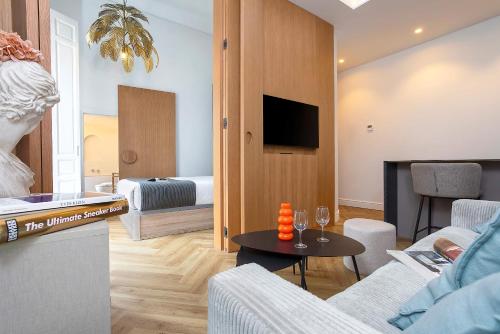 Global Adriano Luxury