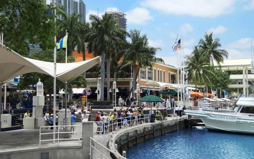 Modern Brickell Apartment Free Parking Pool and Gym photo 72