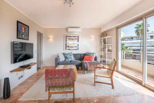 Three bedrooms with rooftop terrace in JLP