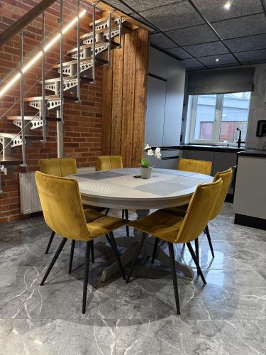 BRIVIBAS RESIDENCE - STONES, free PRIVAT parking, free WIFI, self check-in