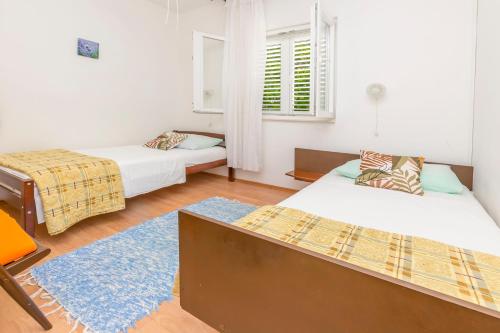 Beachfront Apartments Lozica