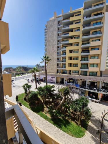 Modern flat with sea view and direct beach access