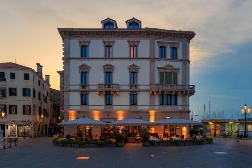Hotel Grande Italia — Property building