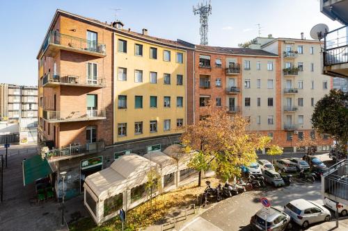 Andrea's blue flat city studies Milan