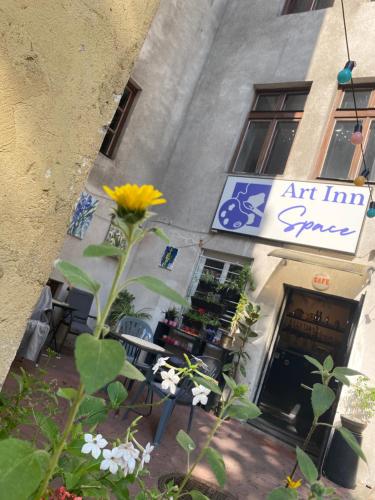 Art Inn Space