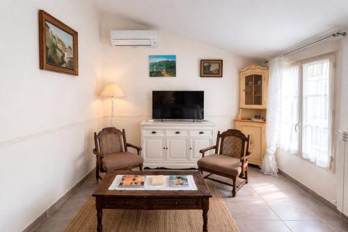 LaPetite Maison Abigail, Peaceful home in Avignon photo 8