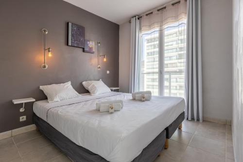 DUPLEX 2 Chambres -BALCON-PARKING-CARNOT A2B269