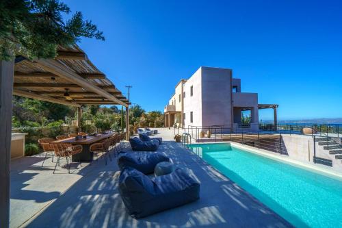 EAST VILLA by CYAMES