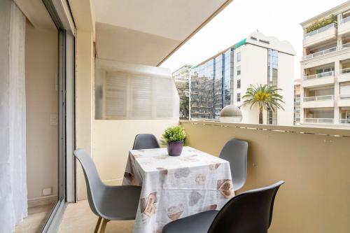 LE ROXANE joli cocon avec petite terrasse