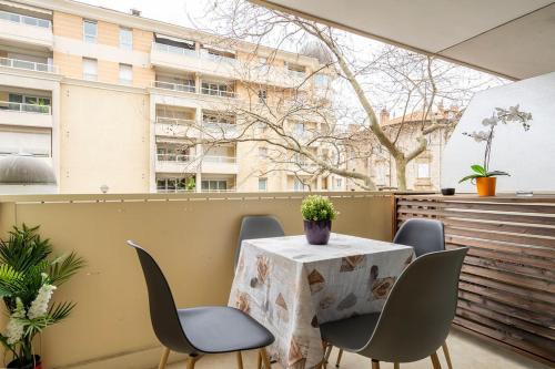 LE ROXANE joli cocon avec petite terrasse