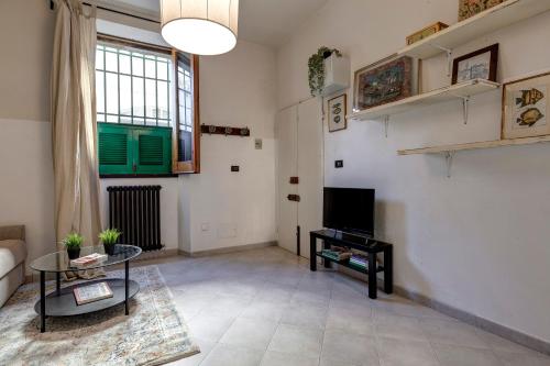 Casine Apartment by Mamo Florence