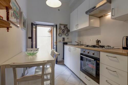 Casine Apartment by Mamo Florence