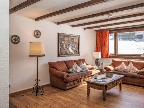 Apartment Chesa Linaria by Interhome