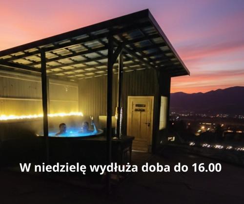 Chwilo Trwaj dom z jacuzzi, sauną i kominkiem z widokiem na góry Korbielów Pilsko