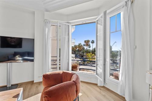 RERF 2046 - Cannes Croisette - Fully renovated apartment with sea view for