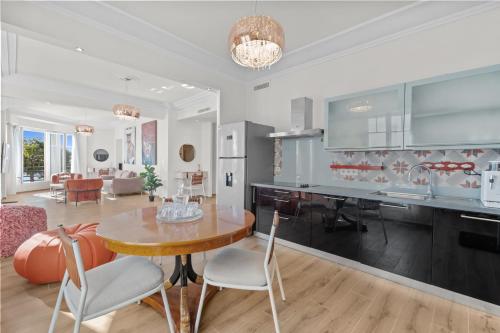 RERF 2046 - Cannes Croisette - Fully renovated apartment with sea view for