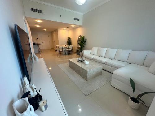Luxury 1BR in Ocean Heights - Palm & Sea Views
