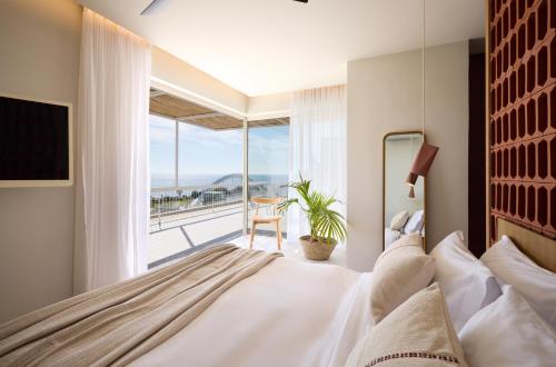 Sea View Beach Penthouse - Athens Coast