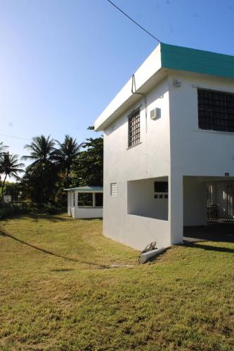 Charming 2-Bedroom Retreat in Isabela, Puerto Rico