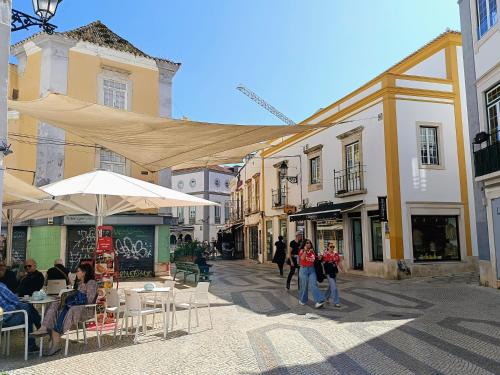 Espaço Luzitano, fabulous and stylish spot, Faro city center, Wi-fi