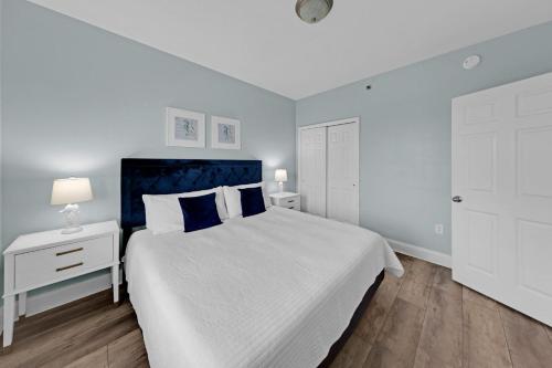 Gulfview Condo #1809 at Laketown Wharf photo 11