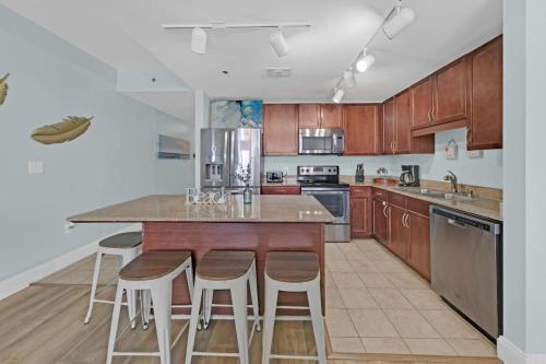 Gulfview Condo #1809 at Laketown Wharf photo 37