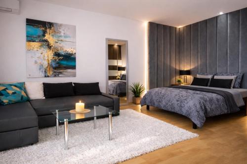 Velour Apartment - Near ICE, Wawel Castle, Riverside and Old Town