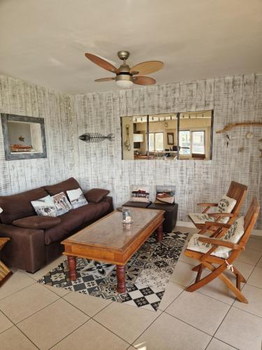 ARCACHON APPARTEMENT FACE PLAGE 5 pers Wi-Fi Parking Linge de maison gratuit 1chambre parentale 1cabine lits superposés 1 canapé lit