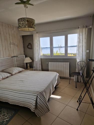 ARCACHON APPARTEMENT FACE PLAGE 5 pers Wi-Fi Parking Linge de maison gratuit 1chambre parentale 1cabine lits superposés 1 canapé lit