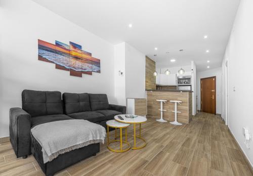 Central studio with balcony, close to the sea