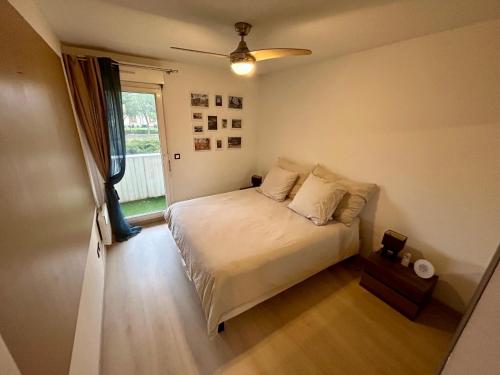 Modern City Center apartment with parking, terrasse & Air Conditioning !