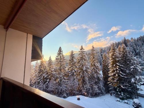 HappyLaax - Panoramic Penthouse - Pool, Sauna & Private Parking