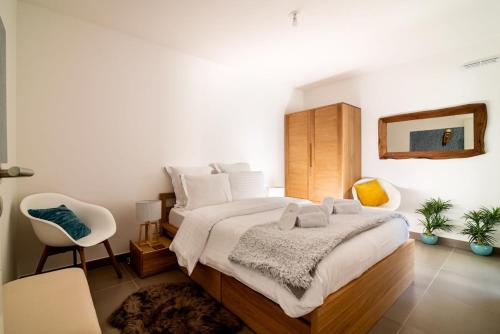 66 Poincaré - Luxury apartment for 2 people - air conditioning, - parking