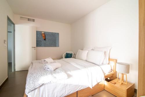 66 Poincaré - Luxury apartment for 2 people - air conditioning, - parking