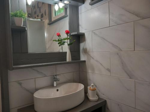 Guest House Green Corner Supetarska Draga - Double Room With Balcony and Sea View