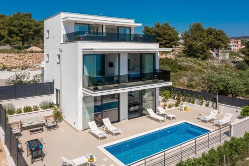 Seaside luxury villa with a swimming pool Rastici, Ciovo - 22934