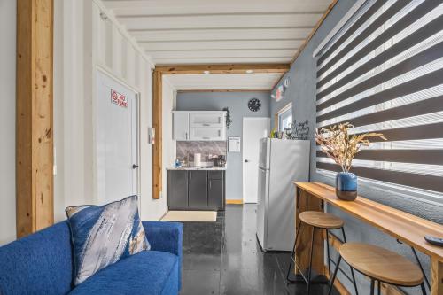 Charming 1-Bedroom Beach Apartment for 4