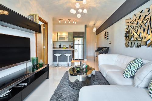 ®{ The~Chess} @DowntownSD NearColonial ZoneGym