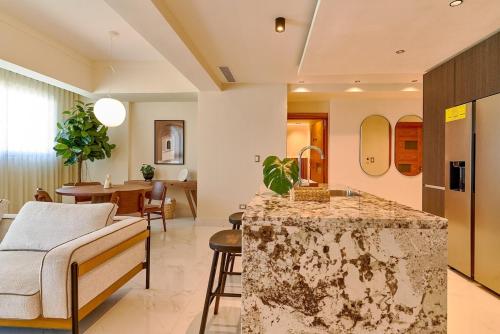 ® LUX {Arpel} Experience @DowntownSD PoolGym