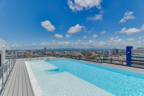 [The~Natural~Greens] @DowntownSD PoolGymKingbed