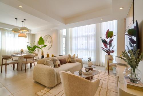 ®The~LUX~Natural~Art @DowntownSD PoolGym2BR