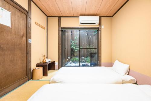 Near Nijojo Castle traditional and quiet Machiya house 喜舎 二条城