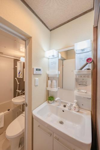 Near Nijojo Castle traditional and quiet Machiya house 喜舎 二条城