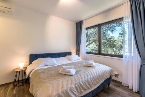 The Island Home - Korkya Luxury Apartments - free garage parking