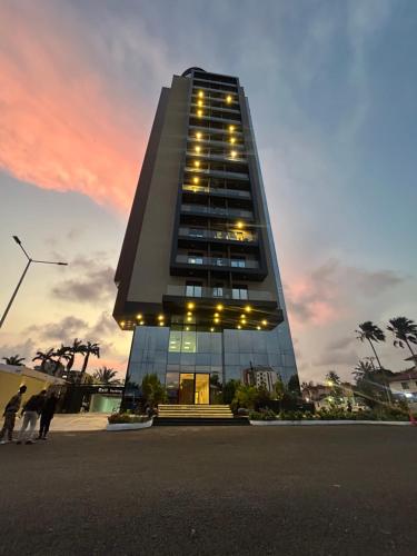 Lawrounds Luxury, Harmonia Residence, Airport