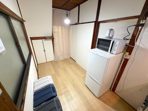 Kamakura area with a traditional atmosphere 4DK apartment for rent Maximum 8 people Easy access to Asakusa and Ueno Long-term stays welcome 3 bedrooms