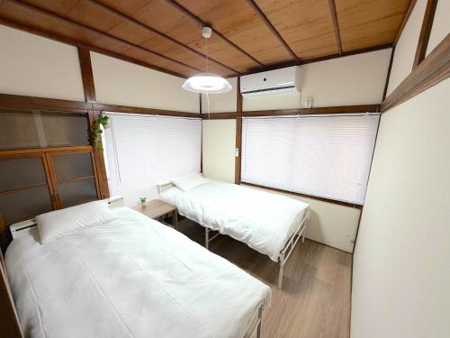 Kamakura area with a traditional atmosphere 4DK apartment for rent Maximum 8 people Easy access to Asakusa and Ueno Long-term stays welcome 3 bedrooms