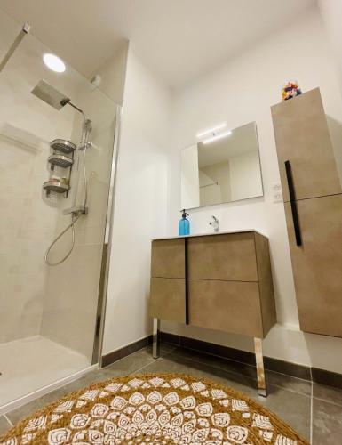 CORAL - Lumineux appartement Cap d'agde vue mer , idéalement situé