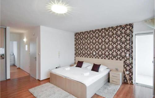 Cozy Apartment In Podstrana With House Sea View