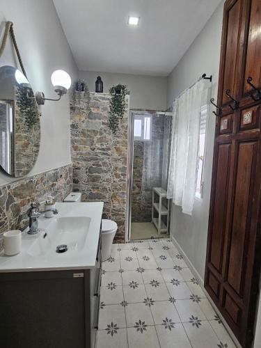 a bathroom with a sink and a toilet at CitySun in Málaga